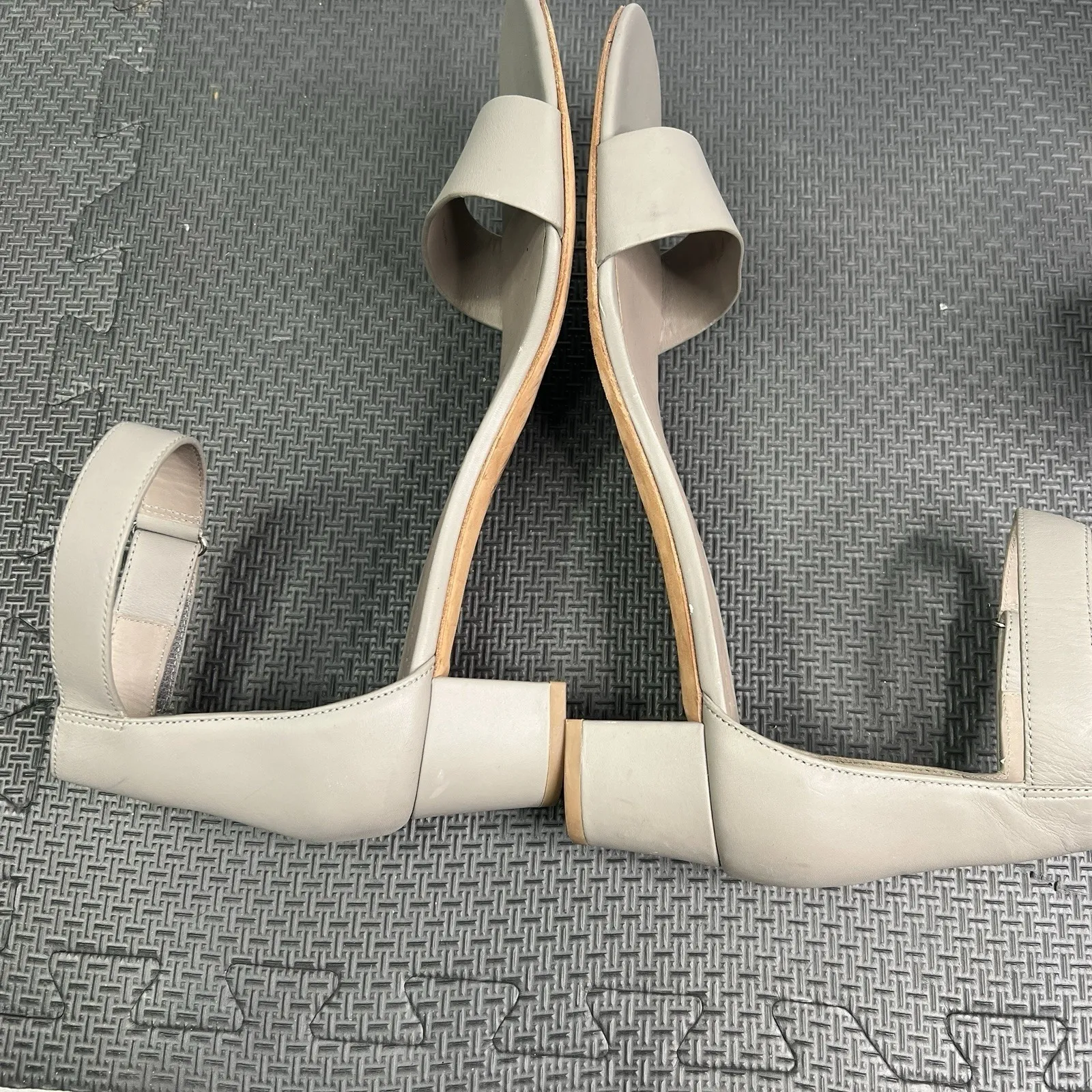 Vince Leather Ankle Strap Sandals Women's 11 M Beige Minimalist Block Heel Shoes - Image 5