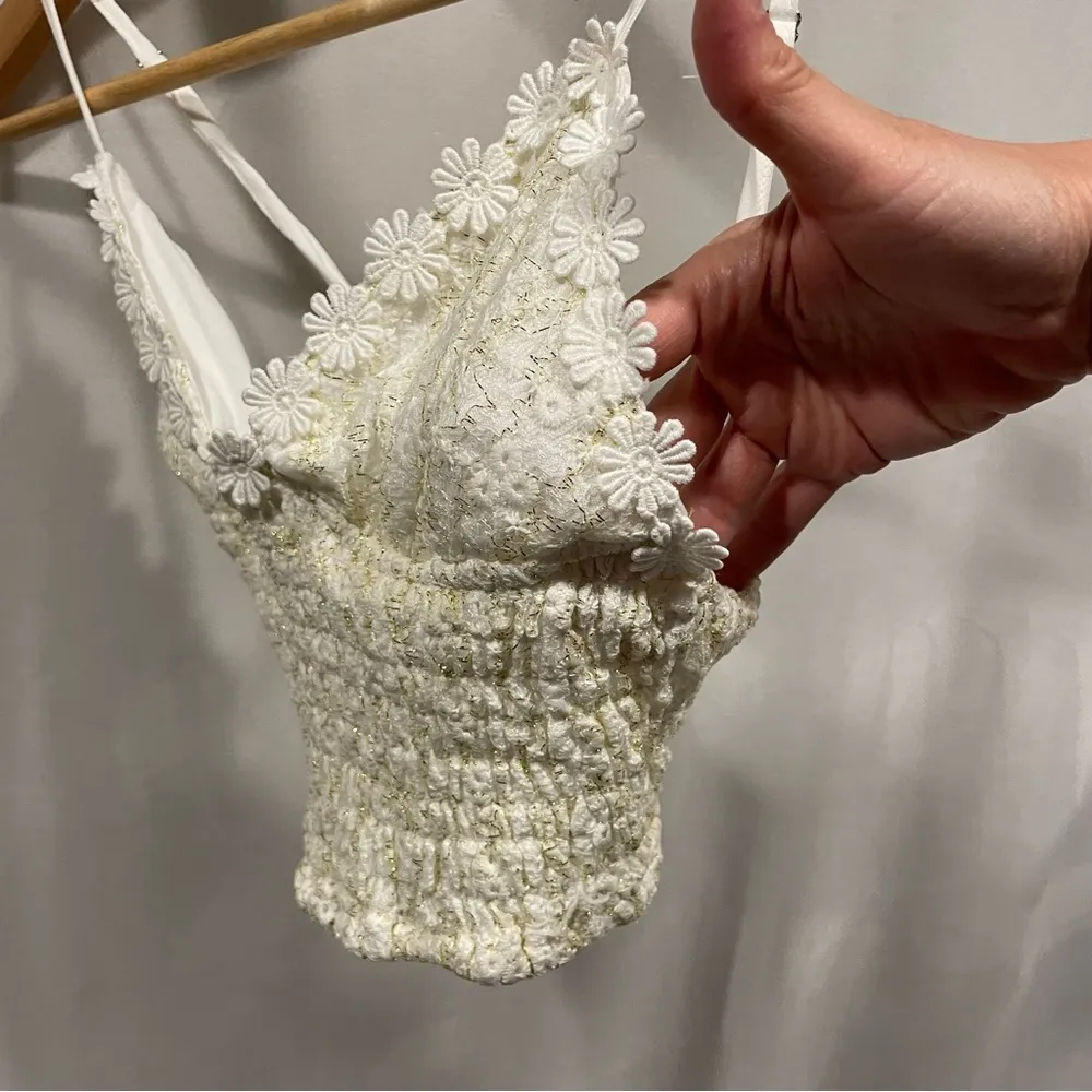 Cute creamy lace metallic thread daisy floral stretchy crop top Princess Polly - Image 6