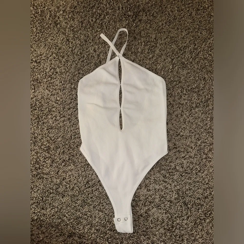 GARAGE seamless key hole bodysuit - Image 2
