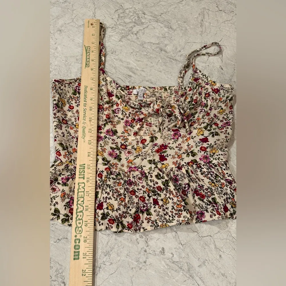 Women’s Patrons of Peace Cropped Babydoll Top Tie Front Detail Floral Size Small - Image 4