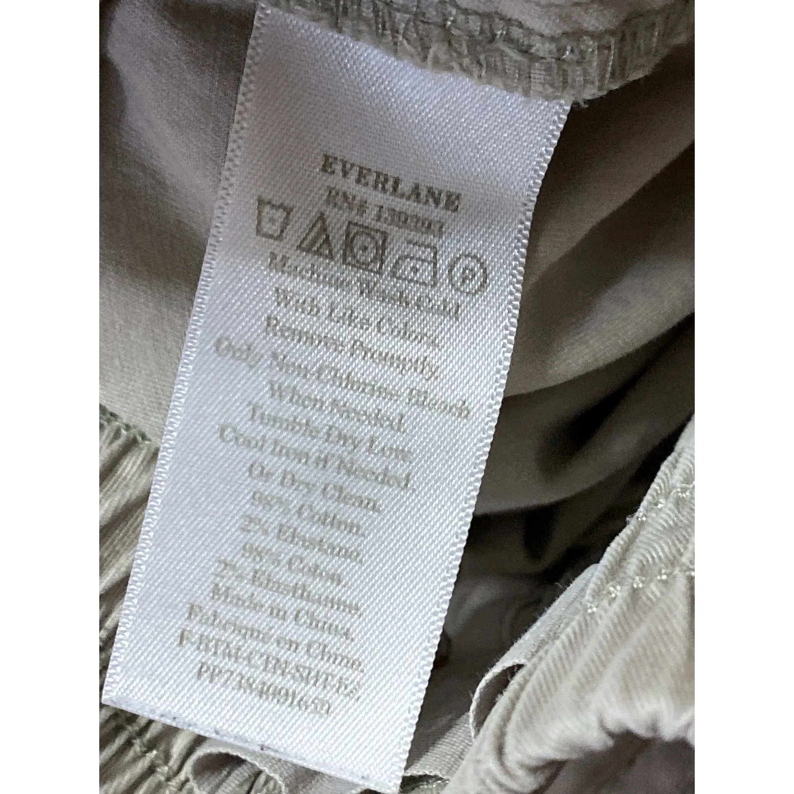 Everlane Women's Gray Elastic High Waisted Wide Leg Pockets Mini Casual Shorts S - Image 5