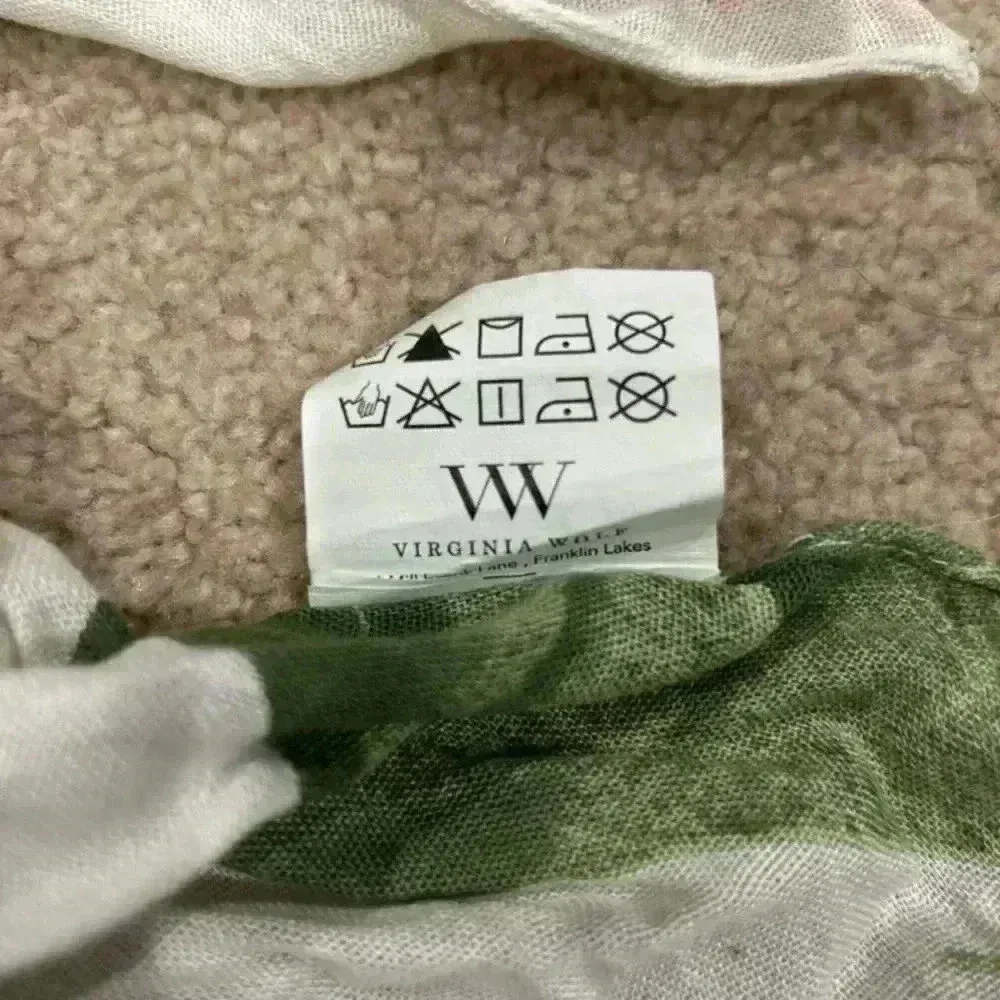 Virginia wolf rose and leaf multi wear wrap Green - Image 5