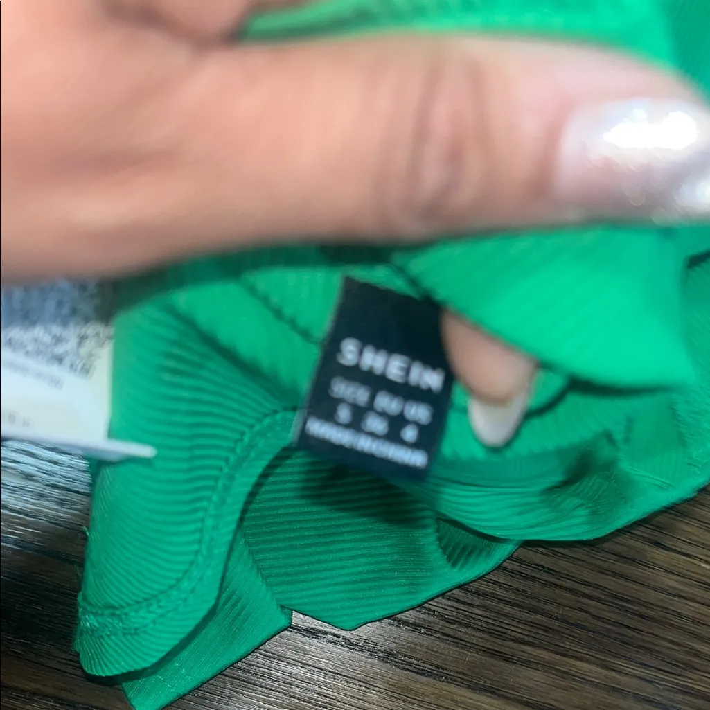 SHEIN Vibrant Green Short Sleeve Top - Image 3