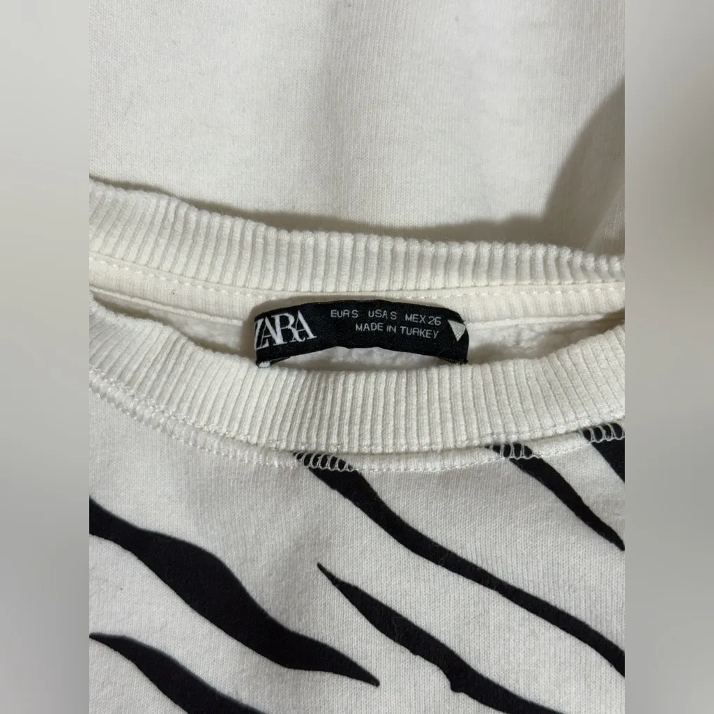 Zara Black and White Zebra Pattern Sweater - Image 5