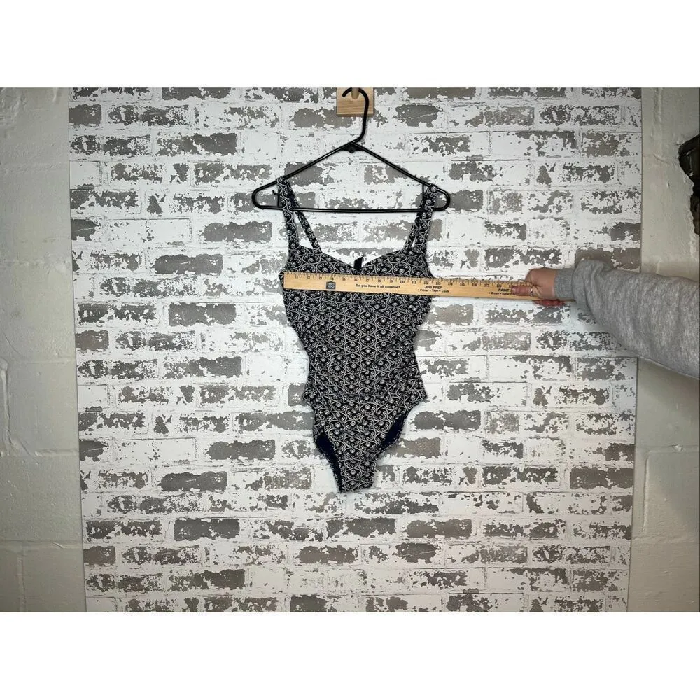 Nip tuck swim | navy blue patterns one piece swim suit Size 8 - Image 8