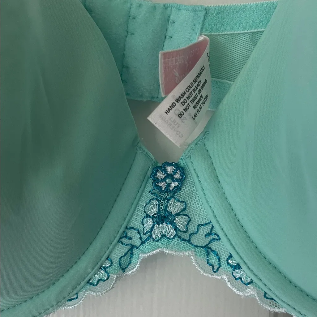 Victoria's Secret Aqua Floral Bra - Image 3