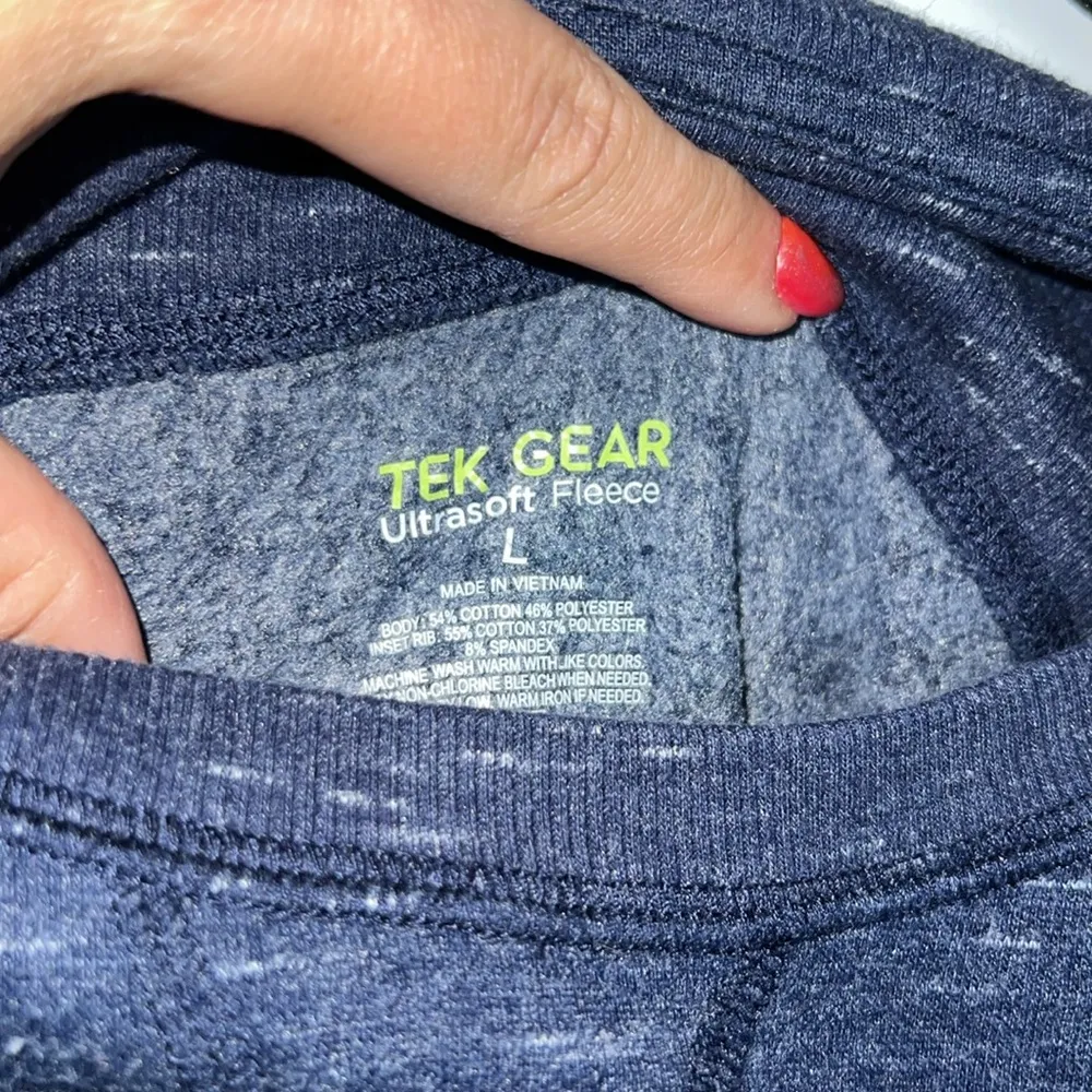 NWOT Tek Gear Ultrasoft Fleece Crew Neck Pullover - Image 3