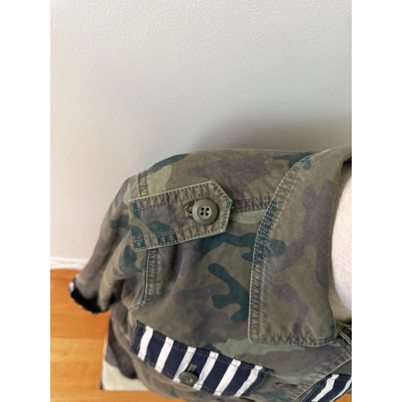 GAP Women’s Utility Shirt Military Jacket Green Camo Print Striped Cuff Sz S - Image 9