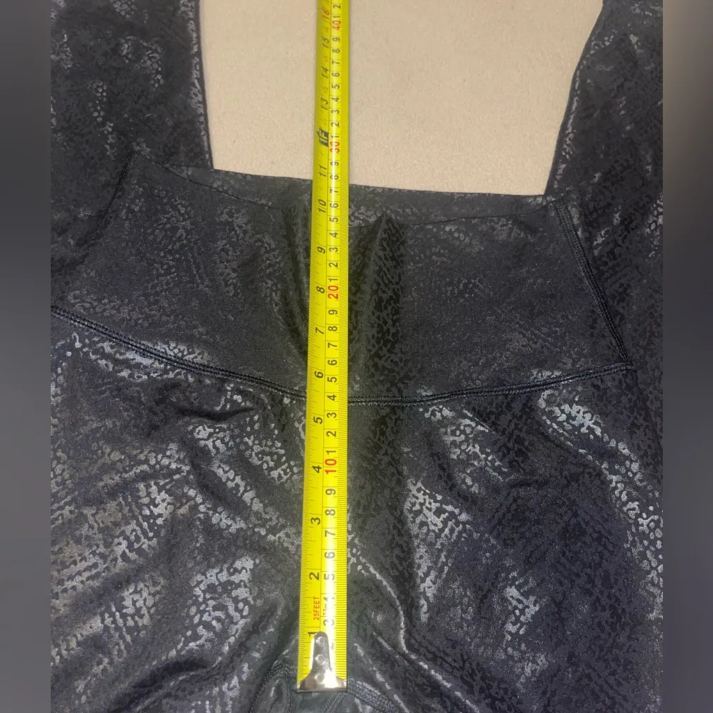 Aerie Offline high-rise crackle leggings in black size small pants The Hugger - Image 5