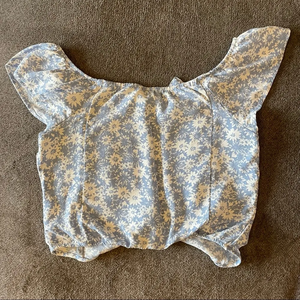 American Eagle Off the Shoulder Ditsy Floral Crop Top Size Small - Image 7