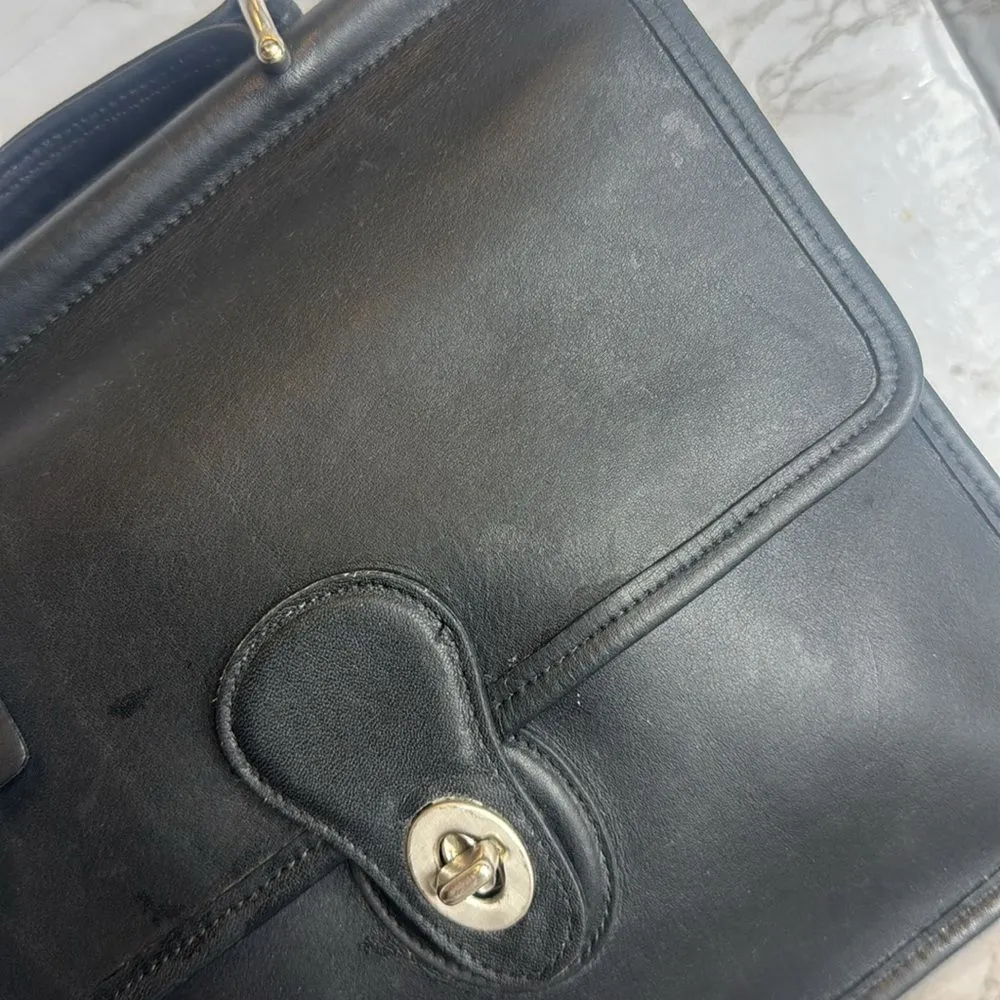 Vtg Coach Willis Handbag Black Leather Crossbody Turnlock Closure 9927 old money - Image 4