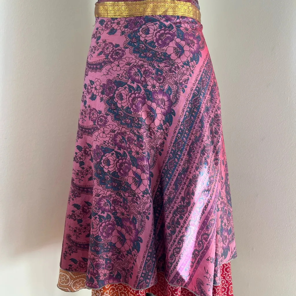 Kariza Silky Wrap Around Reversible Skirt Pink Size M - Image 3