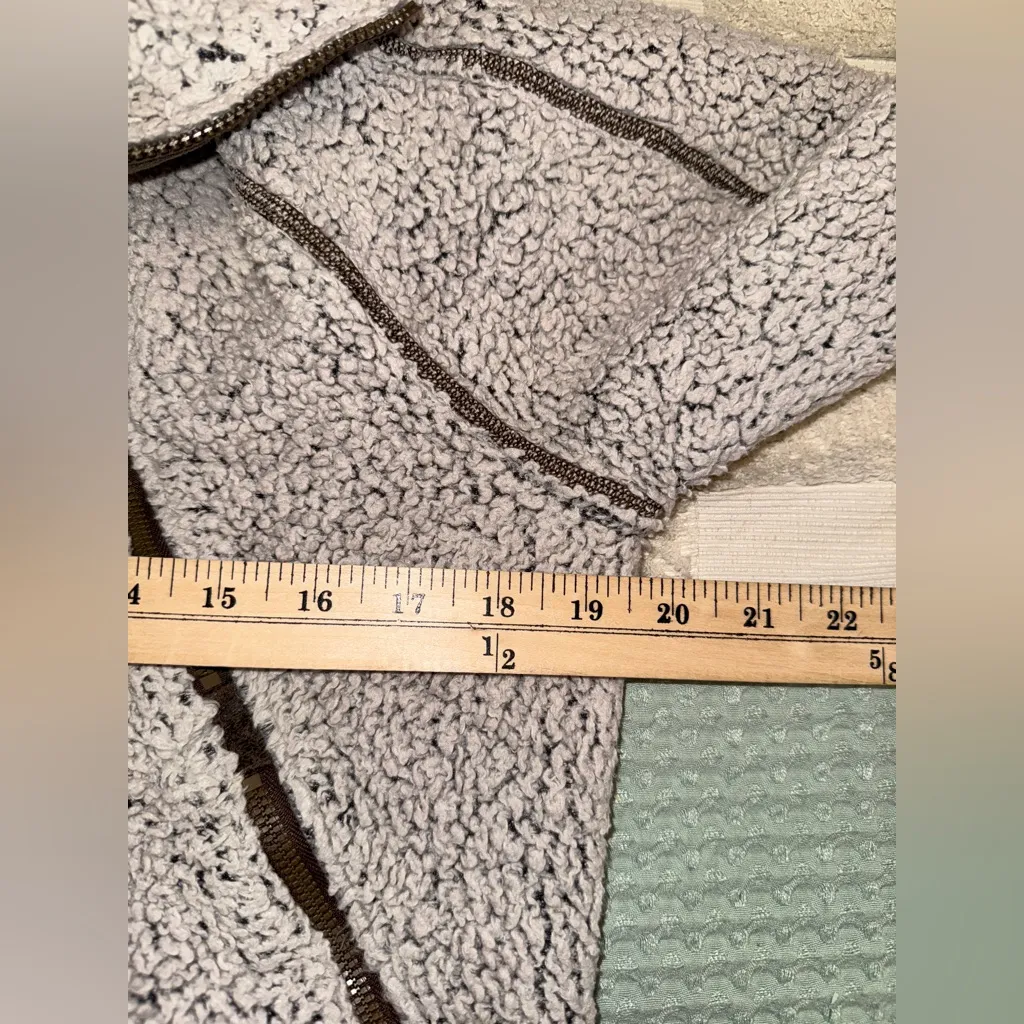 Kuhl  Flight Fleece Sherpa Jacket size Largw - Image 3