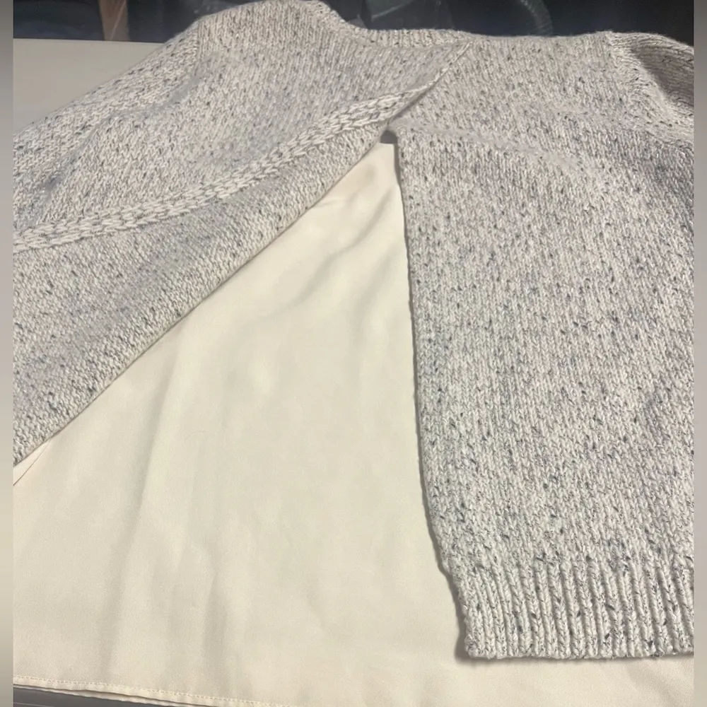 Kaelane long sleeve Wool Blend Sweater, size Medium - Image 3