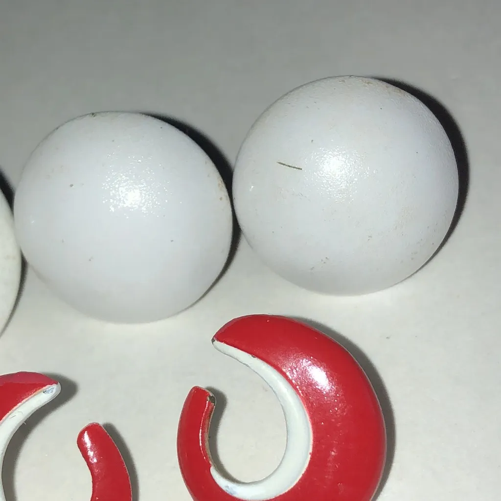 Red and White Enamel Vintage Boho Retro Earring Lot - Image 4