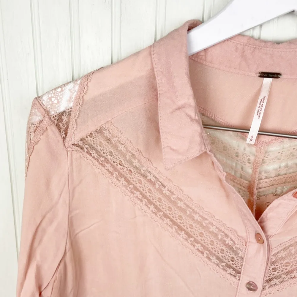 Free People Wild Wind Light Pink Lace Inset Boho Button Down Tunic Size Small - Image 6