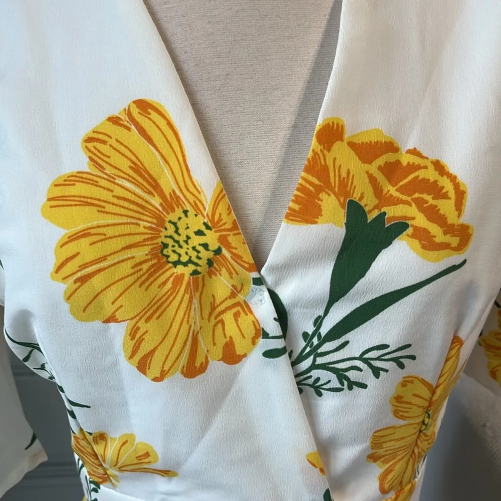 Colorful Bright Yellow Floral Romper  Womens Large Bold Tie Belt - Image 4