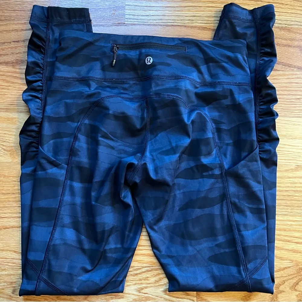 Lululemon blue camo print leggings size 4 - Image 6