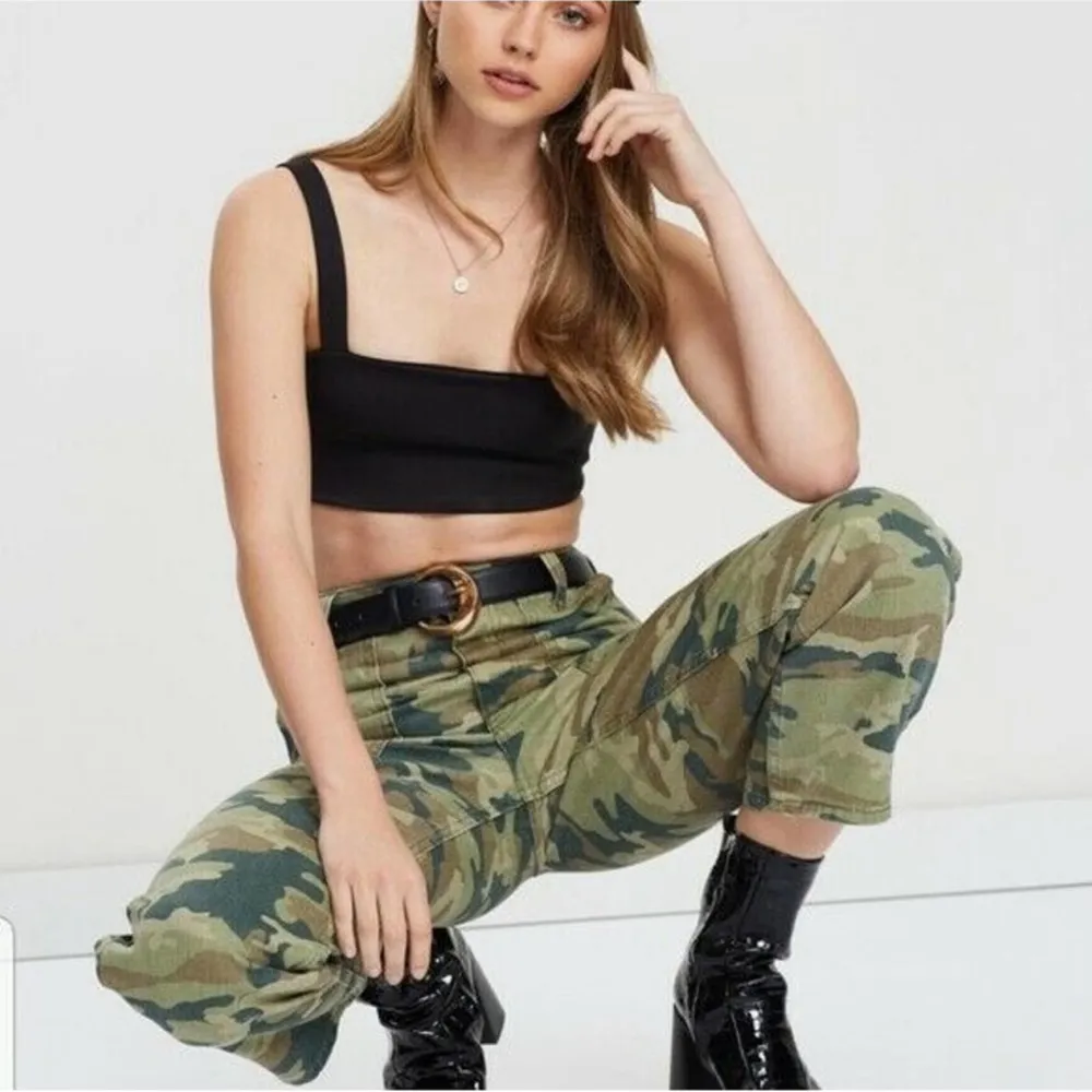 Free People We the Free Remy Camouflage Cropped Jeans Size 24 - Image 2