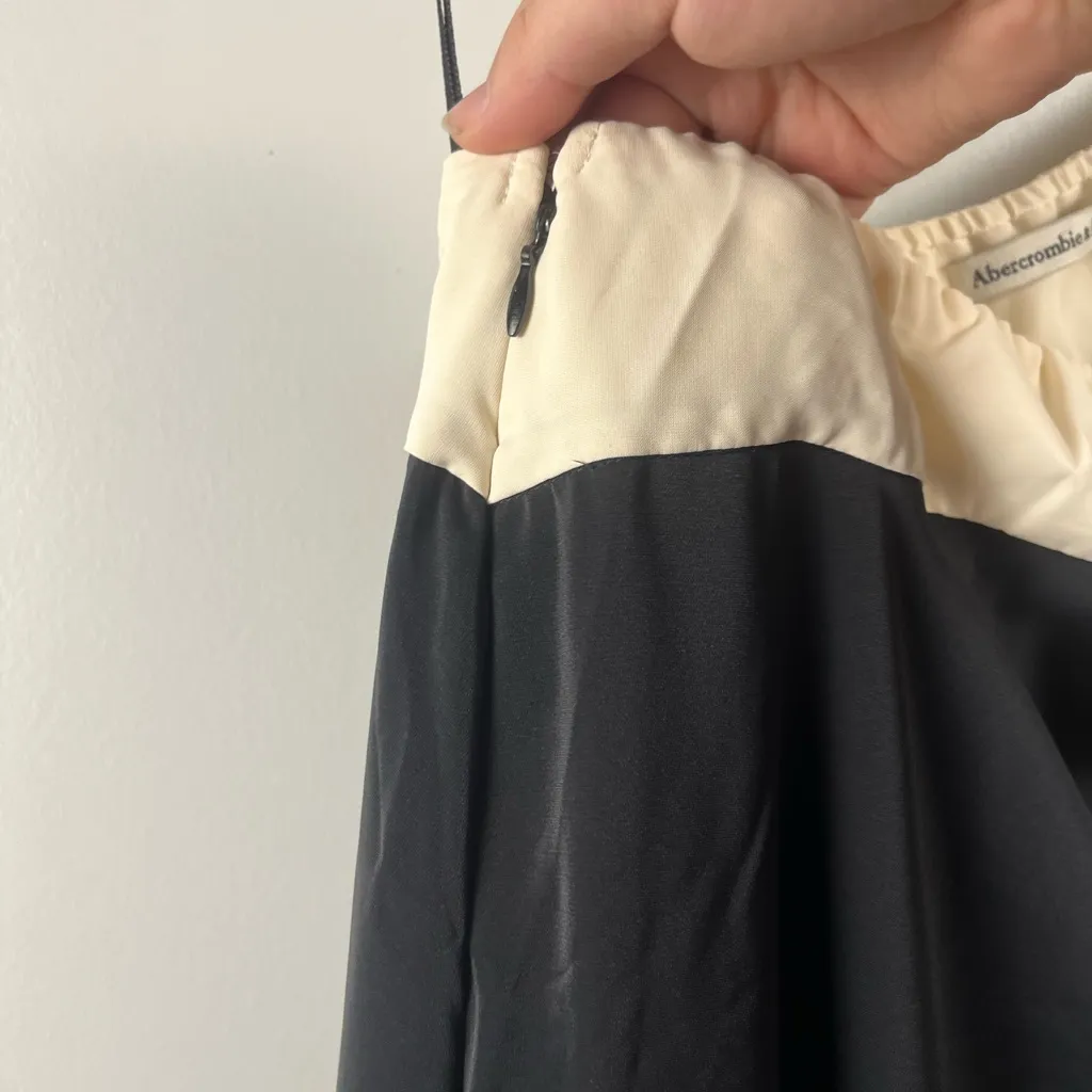 New Abercrombie & Fitch One-Shoulder Scarf Midi Dress black cream size Pet Small - Image 7