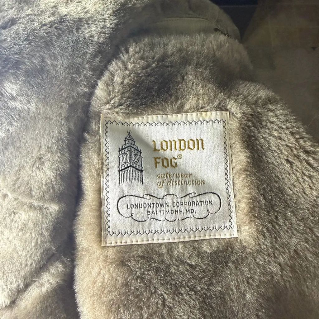 London Fog Cream Trench Coat with Faux Fur Collar - Image 6