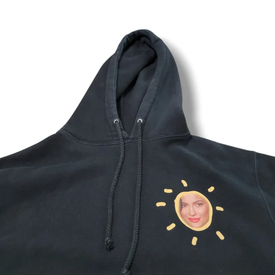 The Kylie Shop By Kylie Jenner Sweatshirt Size XS Rise And Shine Hoodie Graphic Hoodie Black - Image 4