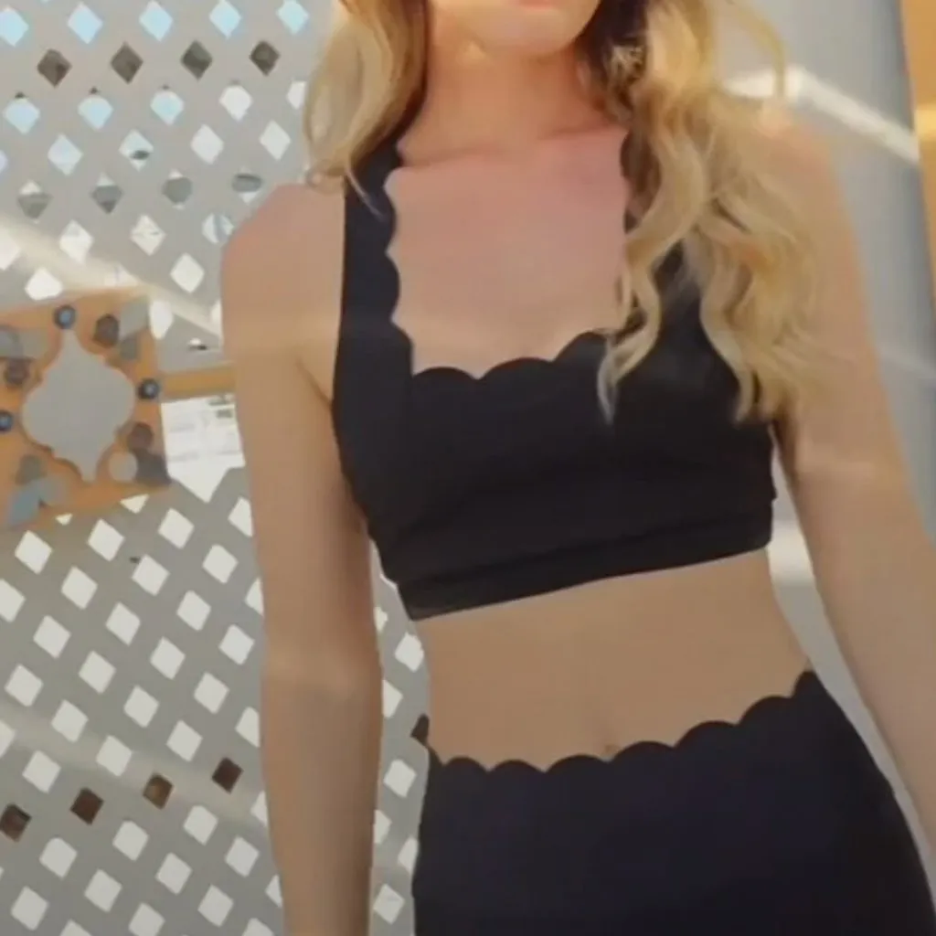 The NOLI Shop Scalloped Sports Bra in Black Size M Size M - Image 3