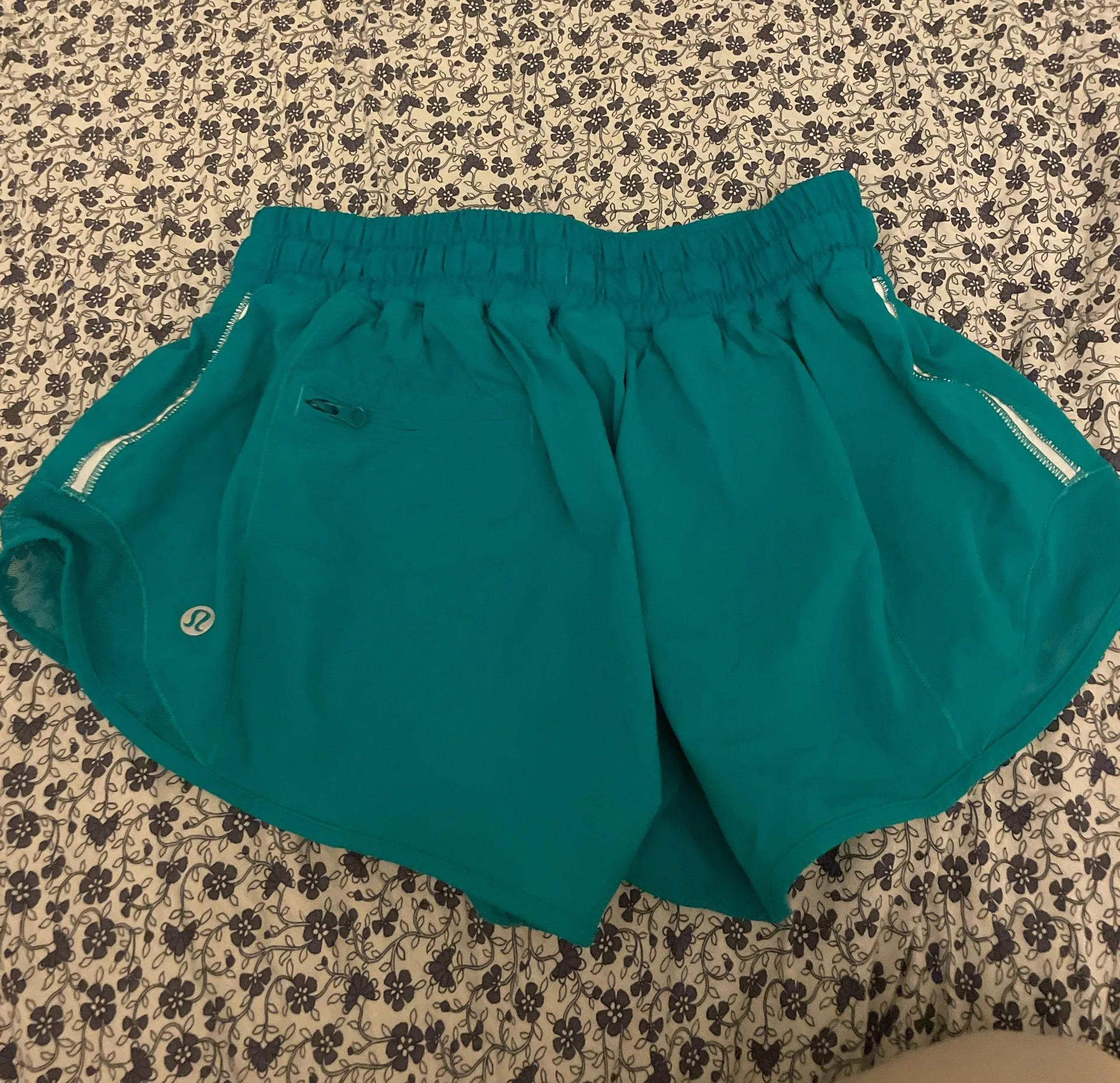 Lululemon Hotty Hot Short 2.5” - Image 2