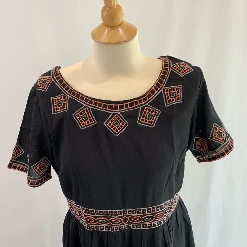 Ella Moon Global‎ Inspired Black Embroidered Geometric Dress With Pockets Size M - Image 2