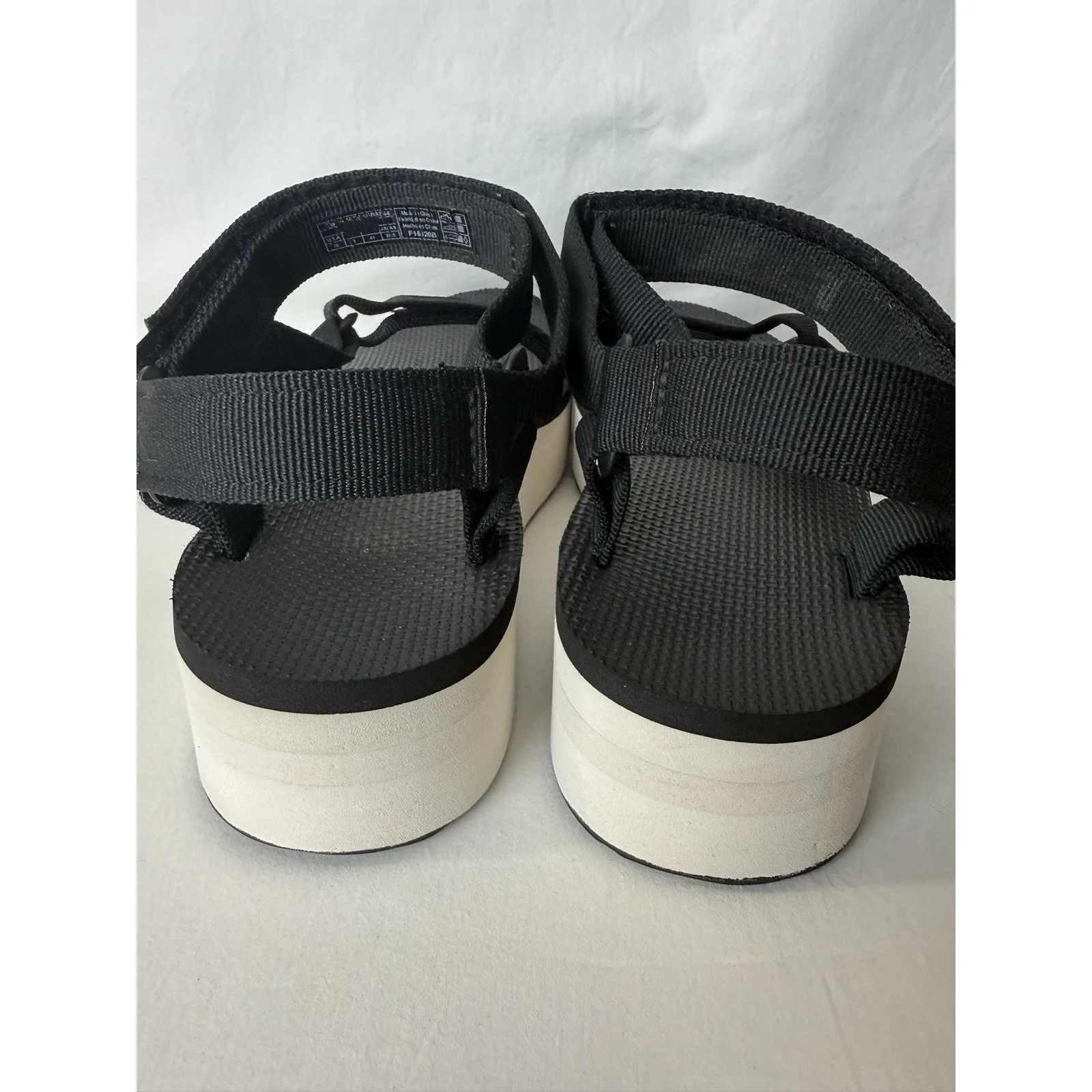 Teva Flatform Universal Platform Sandals Women’s Size 10 White/Black Footbed - Image 9
