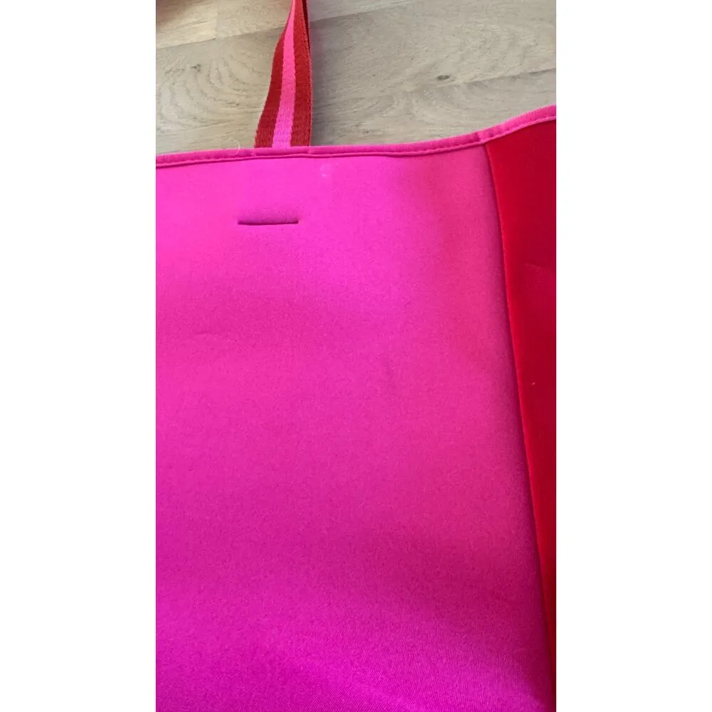 SUMMERSALT Neoprene Beach Tote in Pink/Red - Image 9