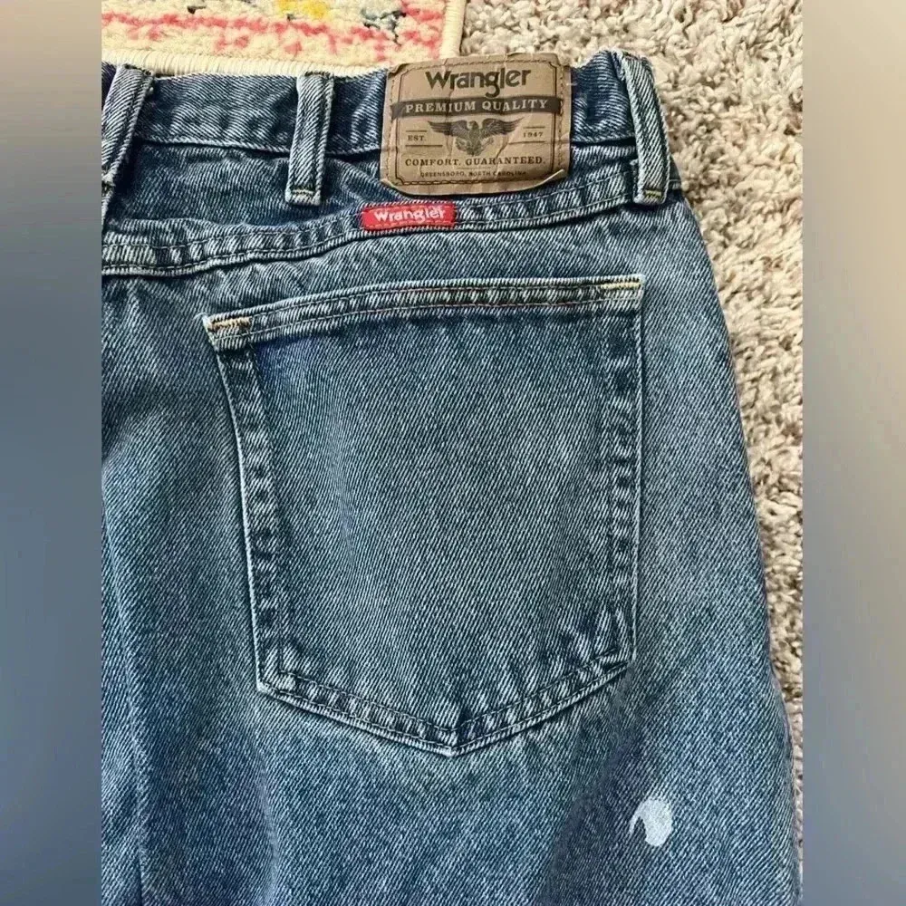 Vintage Wrangler Medium Wash Paint Splatter Straight Leg Jeans Women’s Size 34 - Image 7