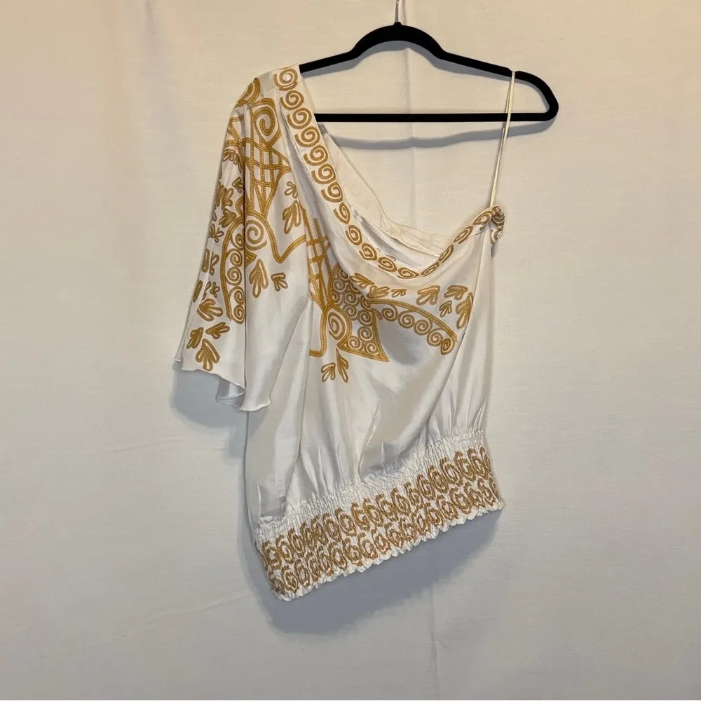 Monroe & Main Elegant White and Gold Off the Shoulder Women's Top XL - Image 2