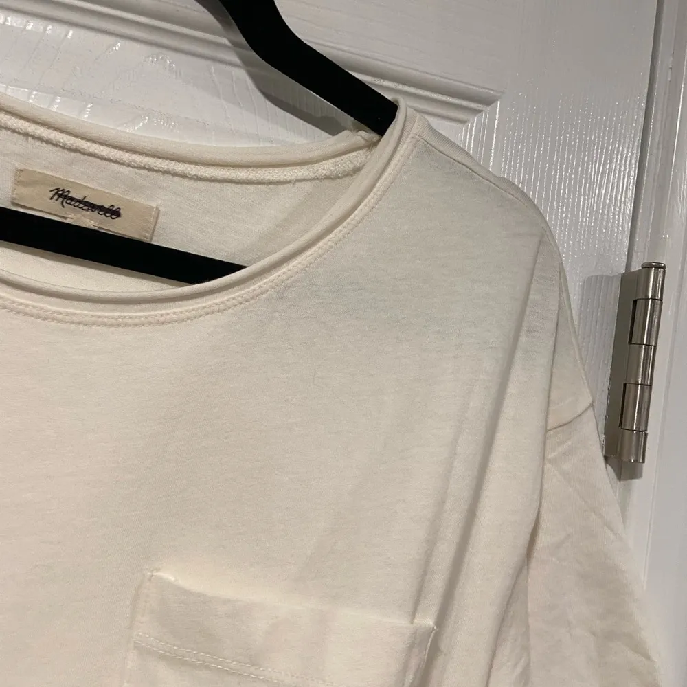 NWOT Madewell Size M Cream Short Sleeve Crew Split Hem Pocket Tee Shirt - Image 6