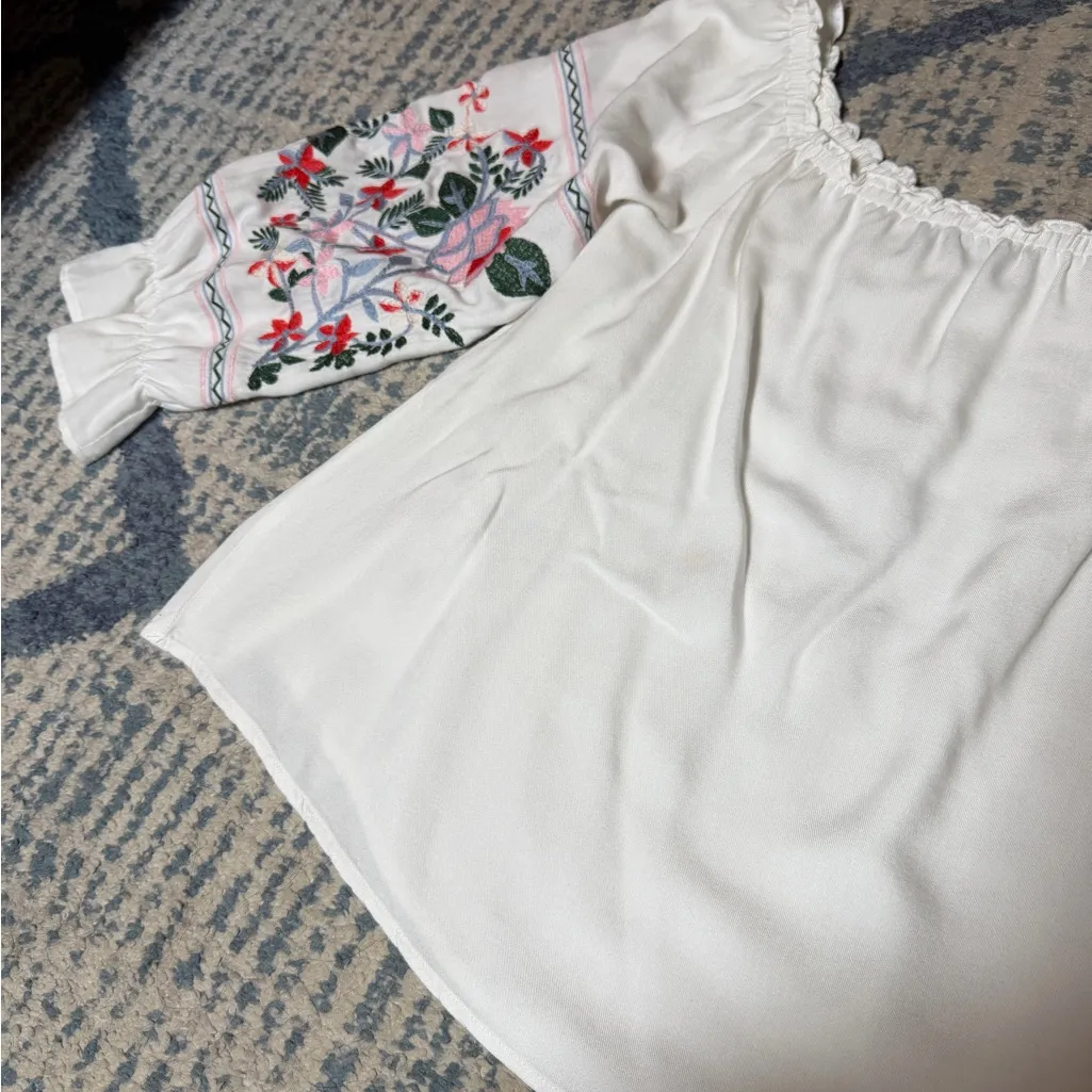 Sugar Lips Off-Shoulder Embroidered Boho Peasant Top Size Large - Image 7