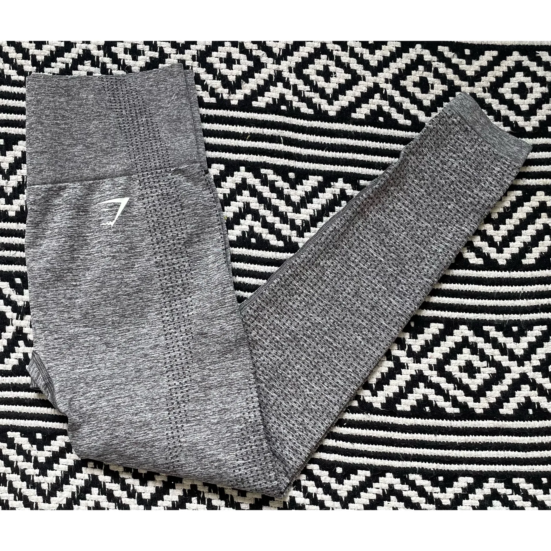 Seamless Heathered Grey Leggings - Image 17