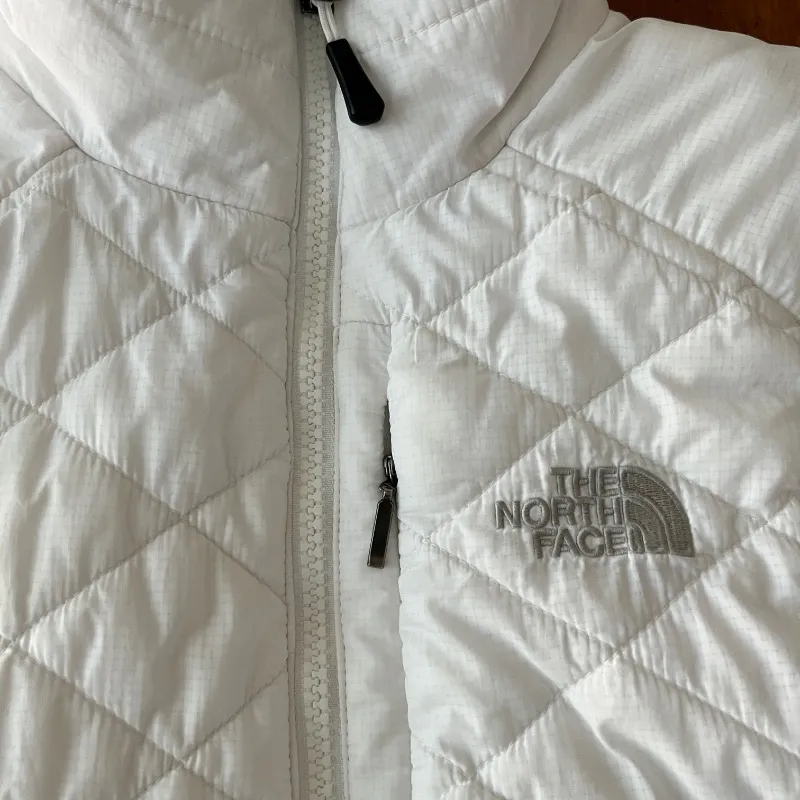 The North Face White Full Zip Puffer Vest - Image 5