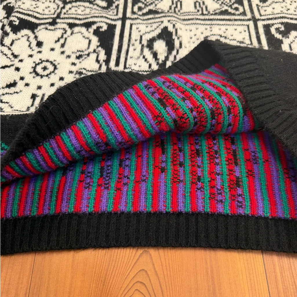 Retro 80s 90s Crewneck Long Sleeve Women’s Floral Pane Black White Bold Sweater Size L - Image 2