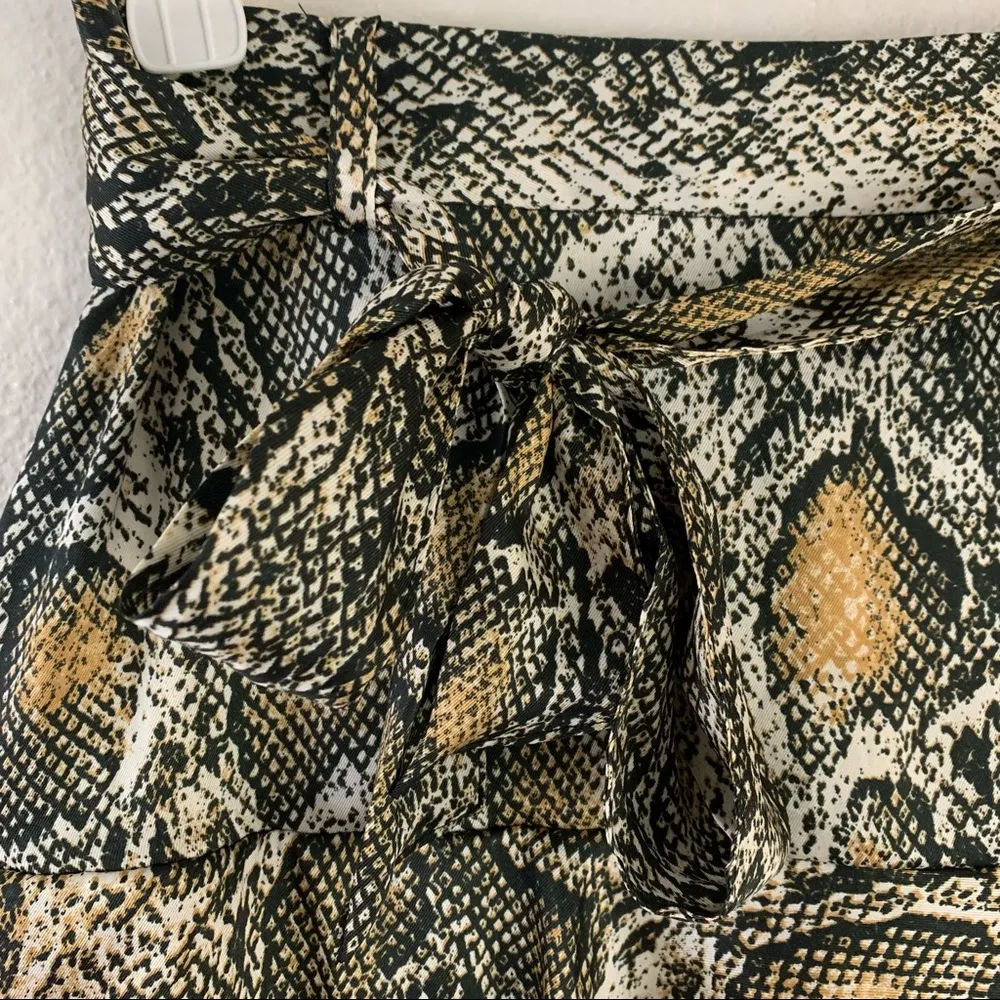 skorts ties on waist snake print women’s Size Medium - Image 8