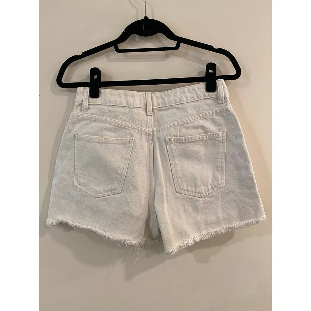 Cotton On Women's High Rise Mom Shorts Size 6 White Frayed Hem 100% Cotton - Image 2