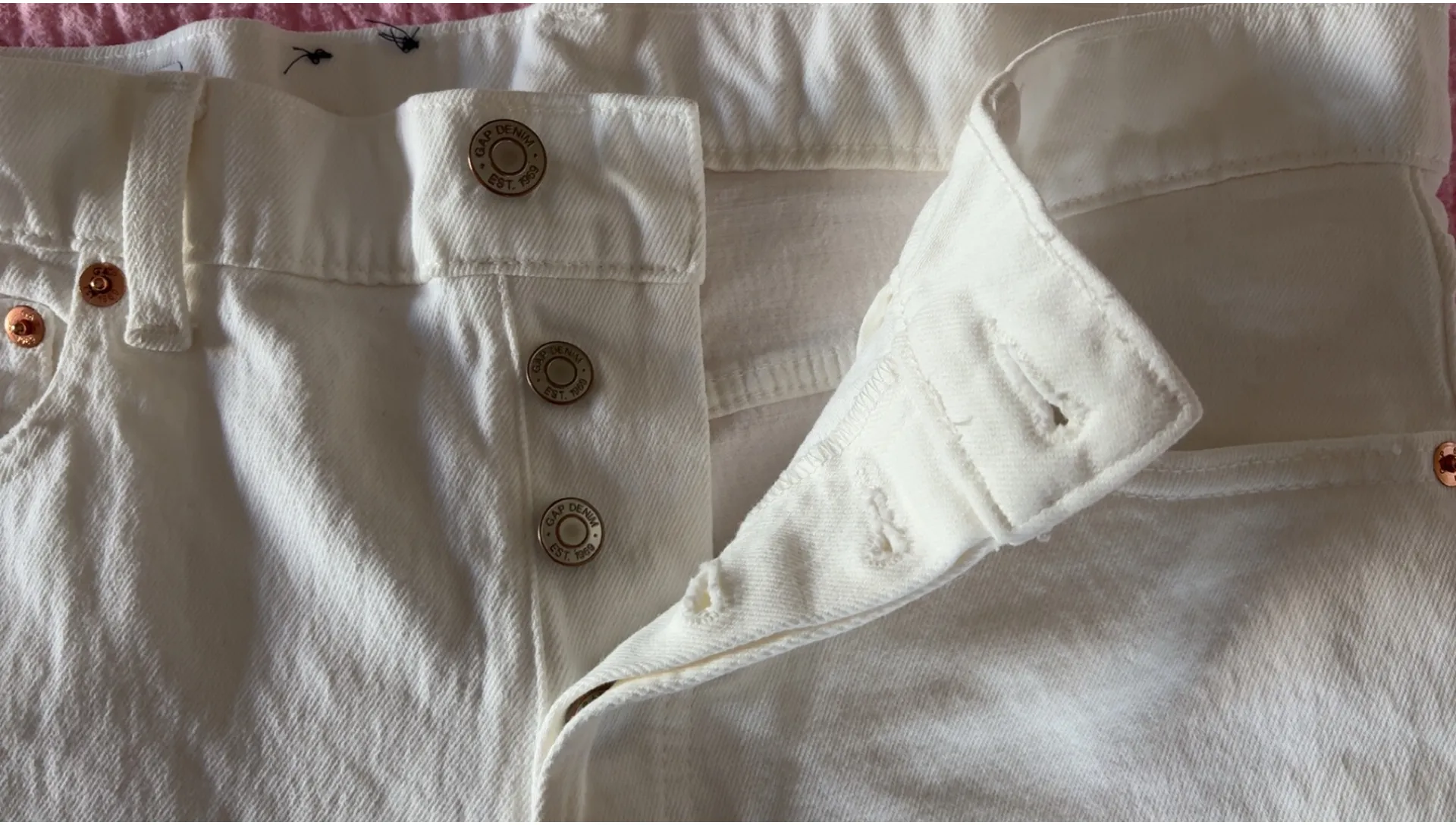 Gap  Woman’s cheeky straight high rise jeans white - Image 5