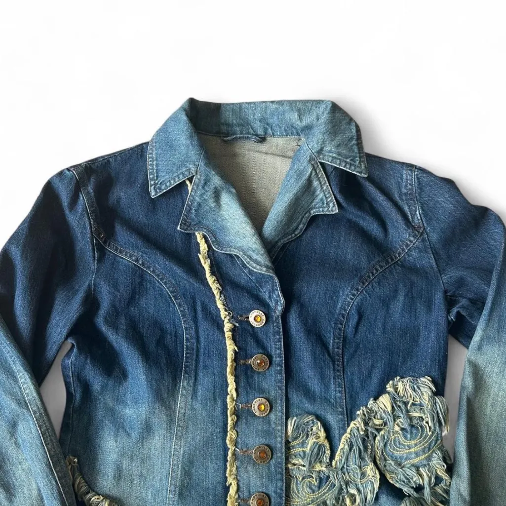 Stylish Blue Denim Jacket with Fringe Accents - Image 4