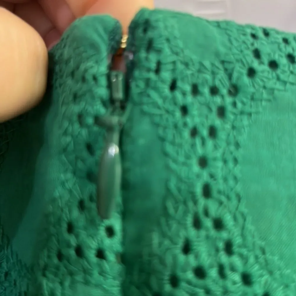 J. Crew Green Lined Eyelet Long Sleeve Dress-  with Scalloped Details-Size 4-NEW - Image 10