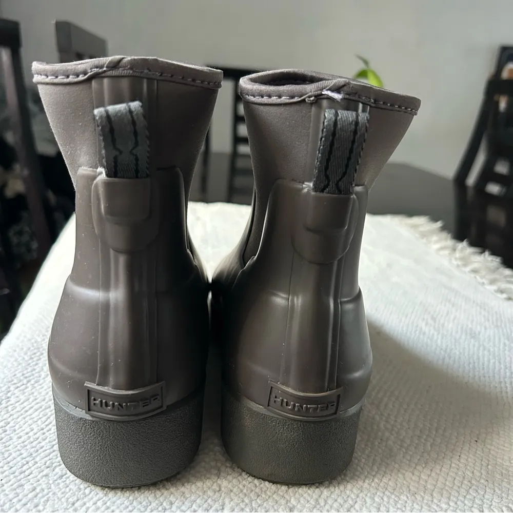 Hunter Rain Wedge Chelsea Dark Gray  Ankle Waterproof boots. - Image 3