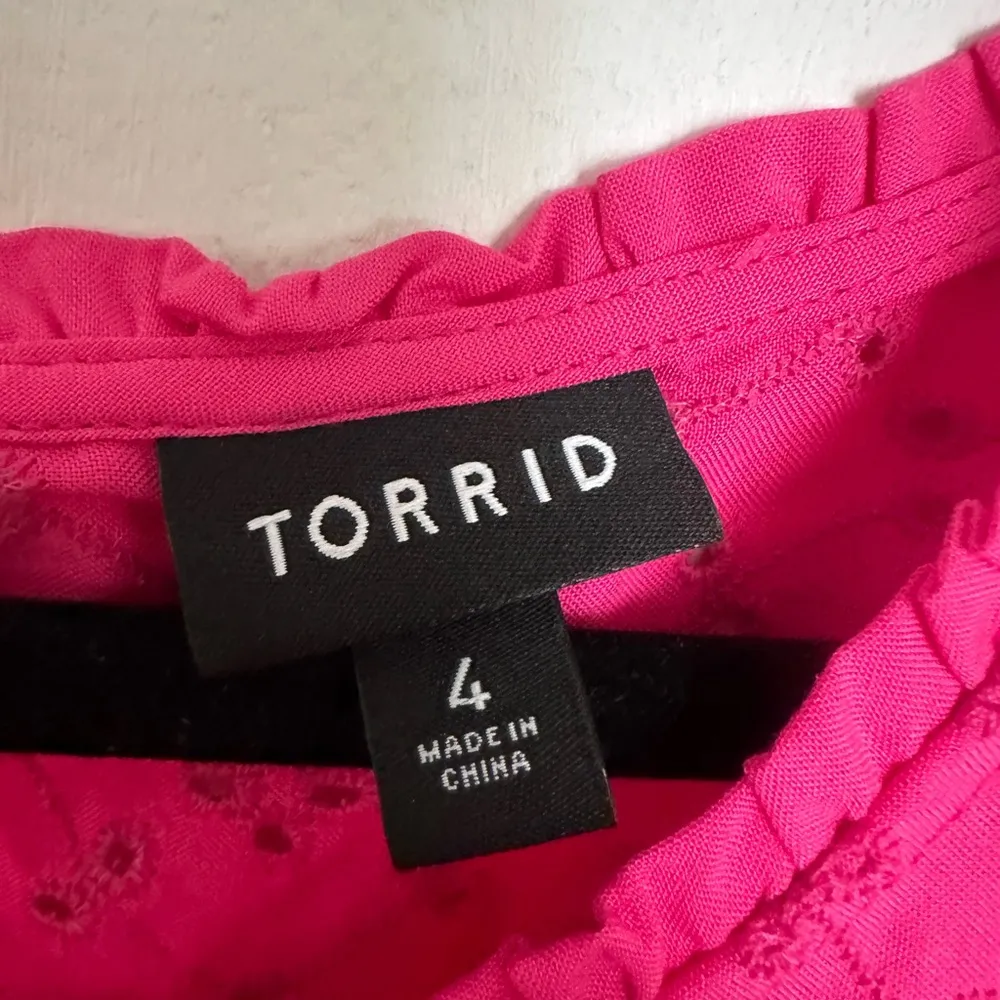 Torrid Pink Eyelet Sleeveless Top Plus. - Image 3