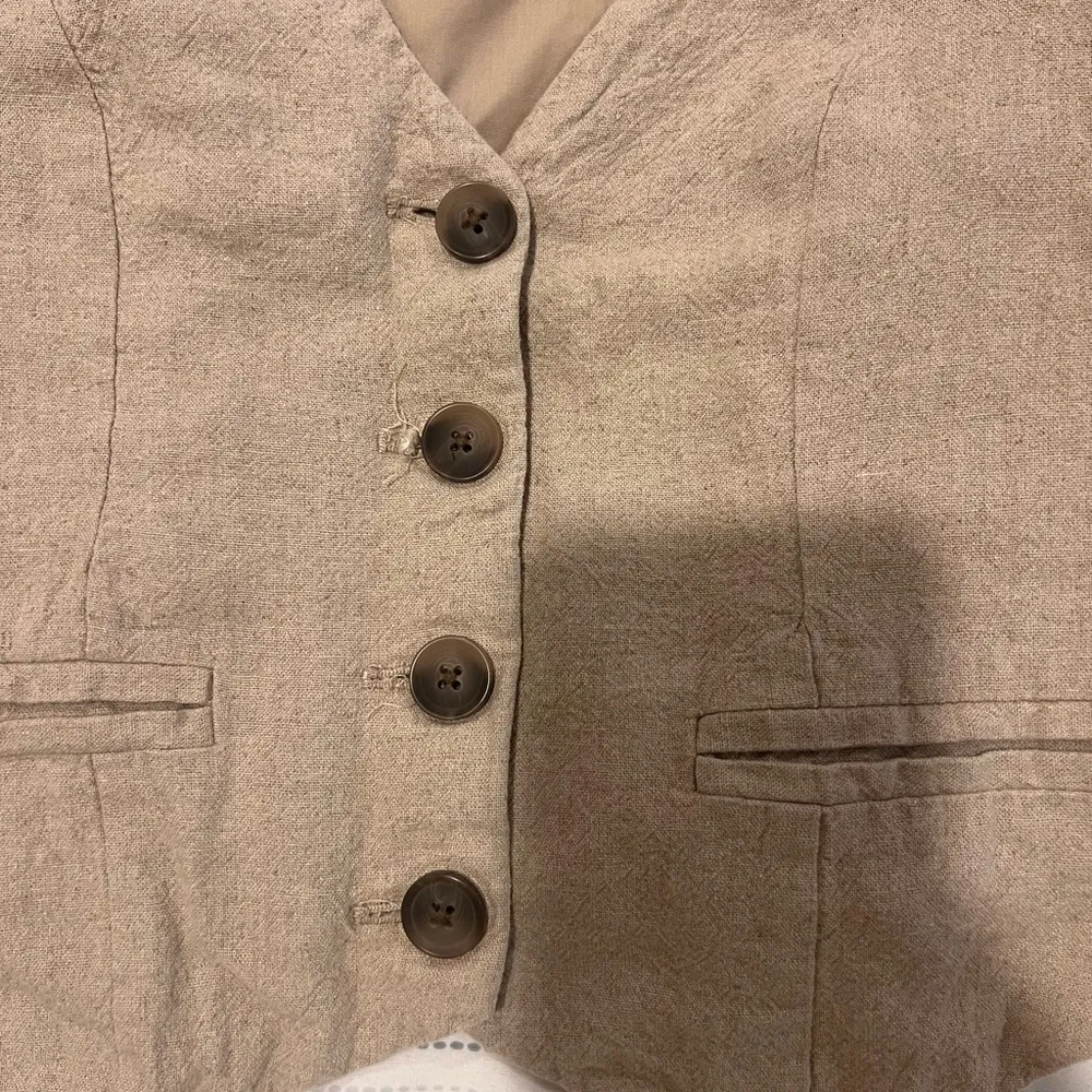 Universal Threads Universal Thread Stylish Tan Button-Up Vest - Image 3