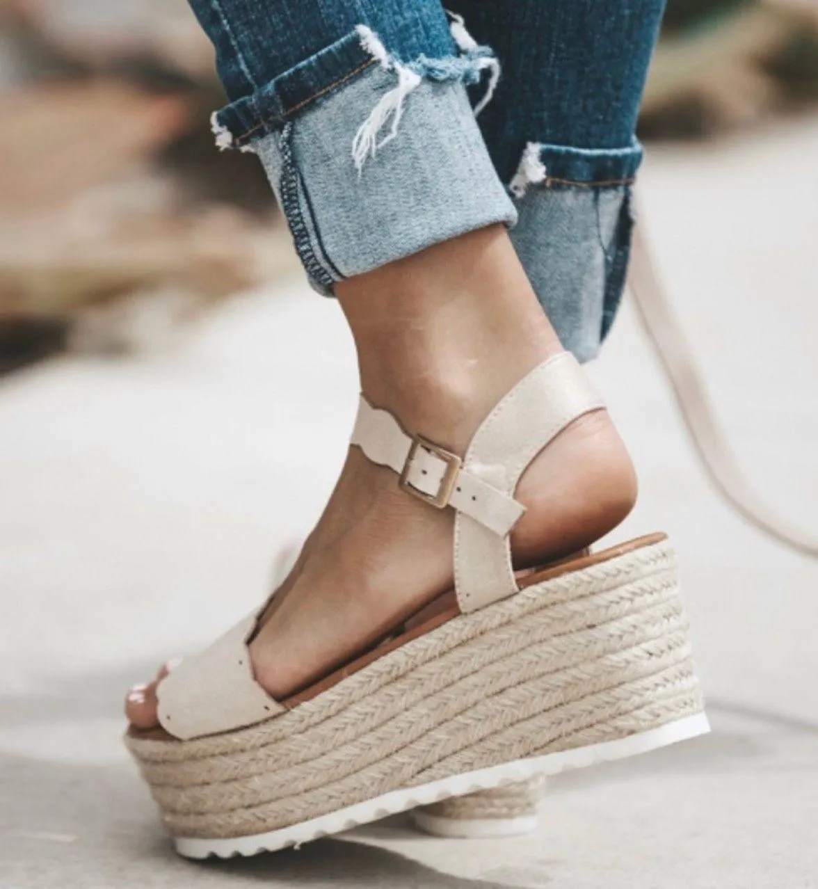 Nude/Natural scalloped Espadrille Wedge - Image 4