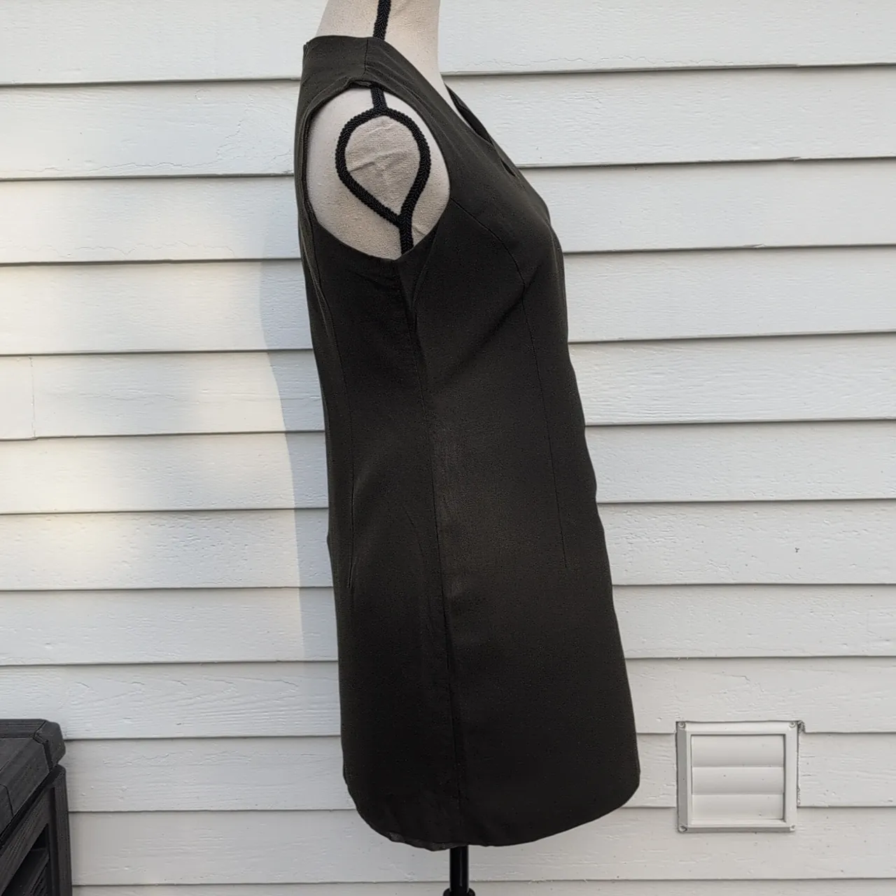 Banana Republic Sleeveless Dress | Banana Republic V-Neck Sleeveless Dress - Image 10