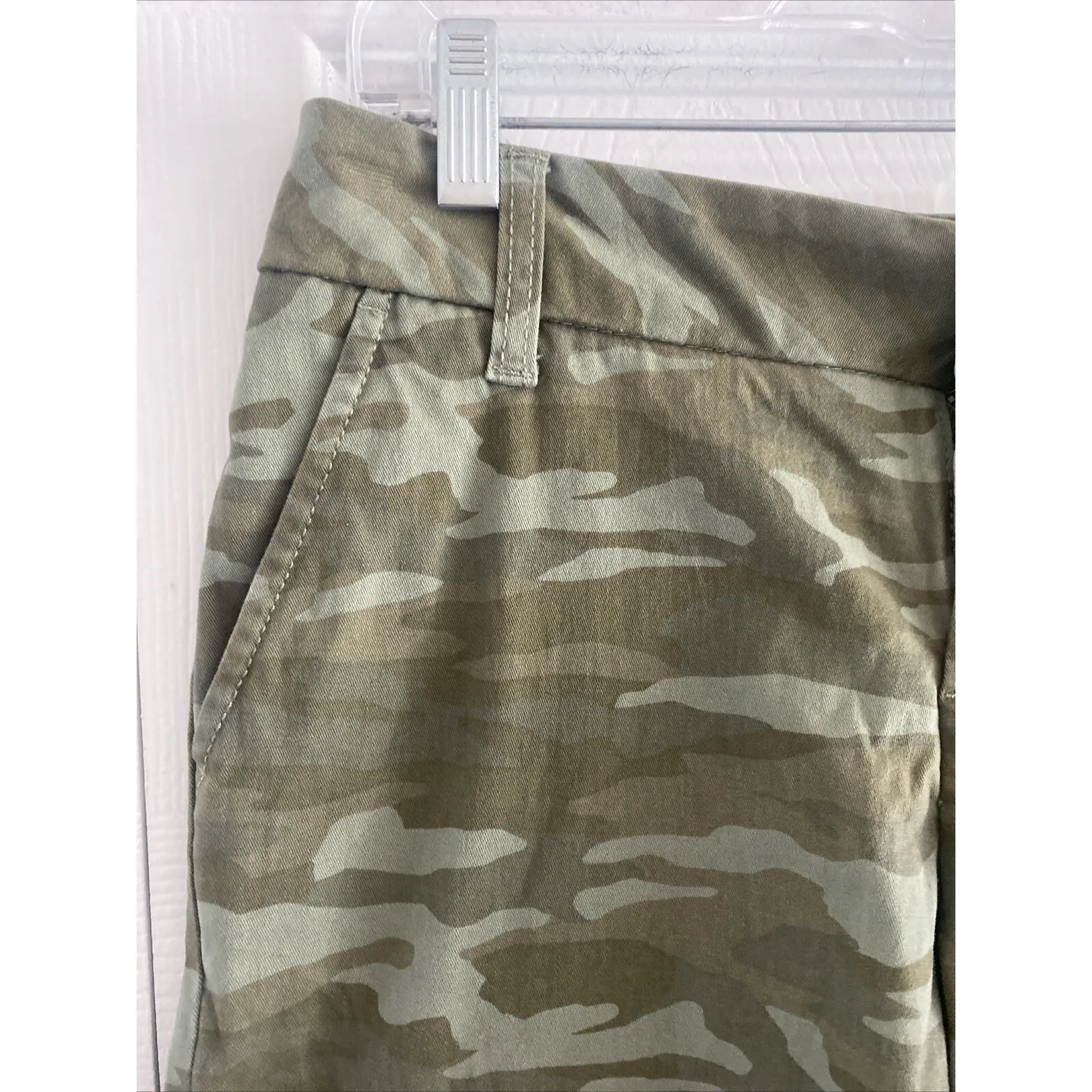 Caslon Women's 2 Green Camo Bermuda Shorts NEW 9" Cotton Stretch - Image 2