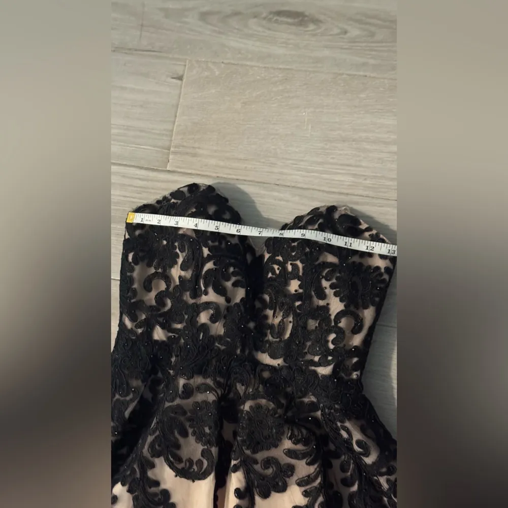 Elegant Black Lace Overlay Dress - Image 10